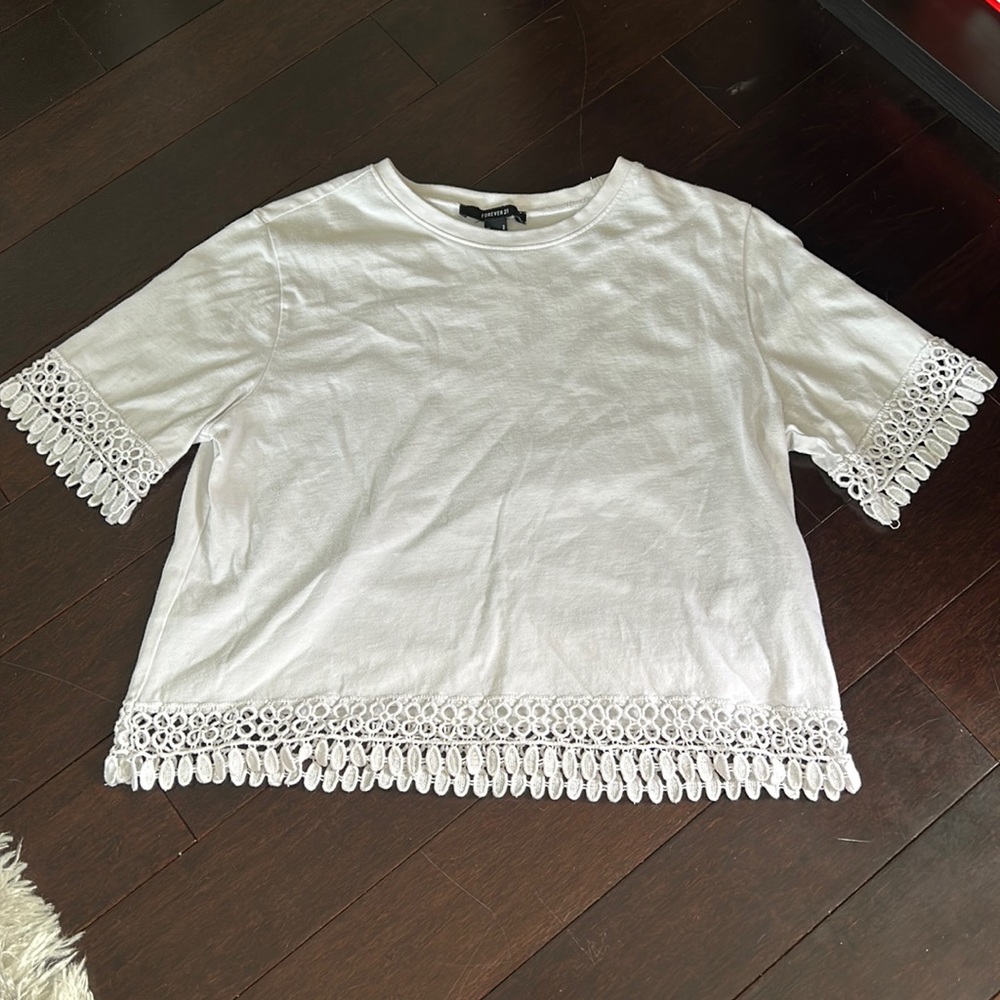 Forever 21 White cropped shirt. Size small